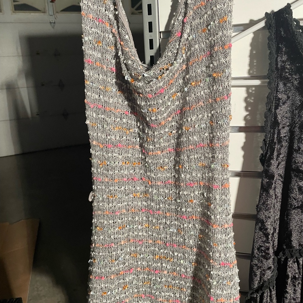 Dresses - Picture 10 of 15